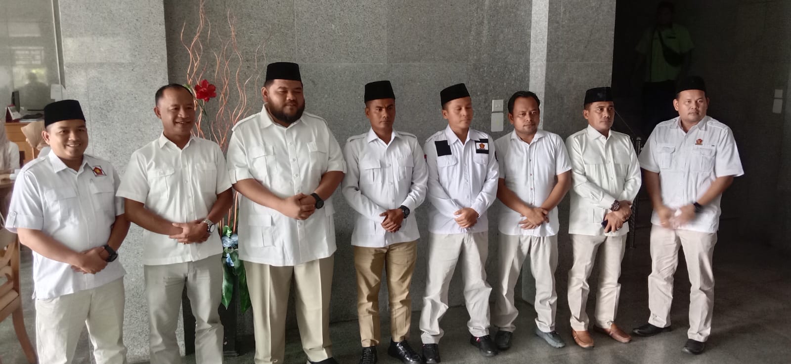 Momen HUT Ke 15 Tahun 2023, Pengurus DPC Partai Gerindra Rohul Gelar Vidcon Dengan Ketum H Prabowo S