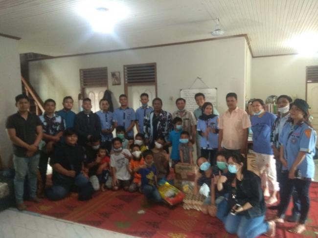 Memperingati Hari Anak Internasional, IPK bersama SAPMA IPK Pekanbaru Berbagi Kasih