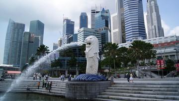 Presiden Singapura Potong Gaji demi Bonus Tim Medis Corona