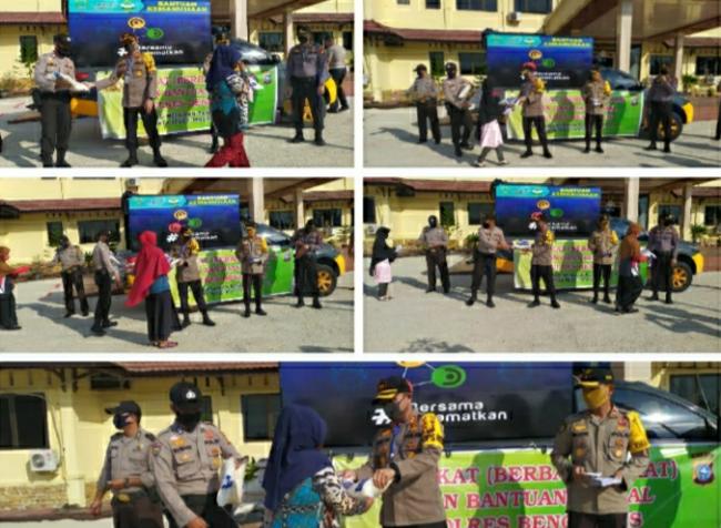 Polres Bengkalis Melakukan Kegiatan Sosial Memberikan Sembako Kepada Masyarakat