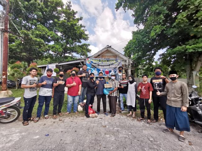 IPDL Pekanbaru Membagikan Sembako ke Warga Yang Terdampak Covid-19