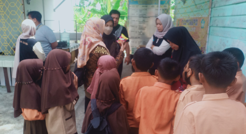 Diduga Keracunan Jajanan Delapan Murid SDN 3 Bengkalis Sakit Perut, Pusing dan Muntah