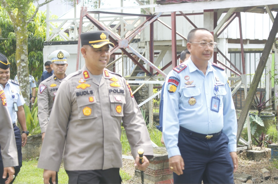 Kunjungi Lapas Pasir Pengaraian, Kapolres Rohul Panen Karya Kreatif Warga Binaan