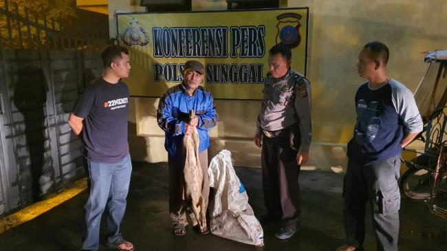 Polsek Sunggal telah berhasil mengamankan seorang pelaku pembuang bangkai babi