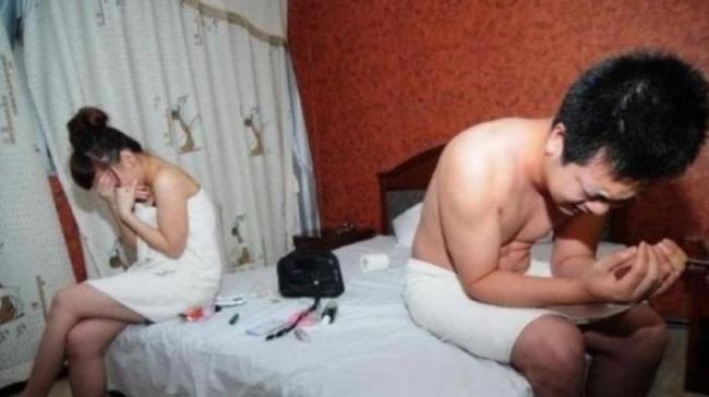 Istri Kepergok Oleh Suami Selingkuh Dengan Kepala Desa Saat Suami Pulang Kampung Untuk Hindari Covid