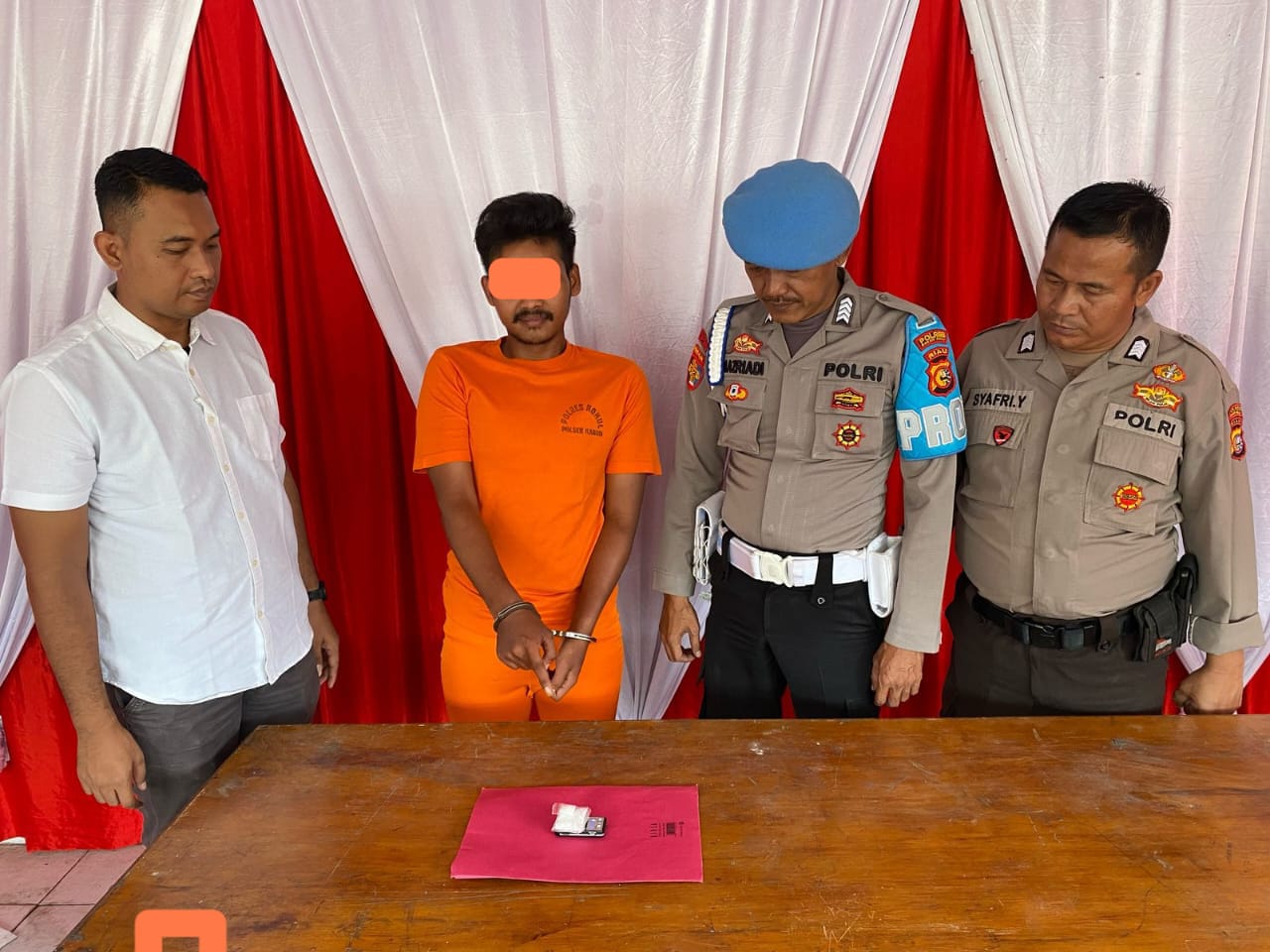 AKP Lupino Dan Tim, Amankan Seorang Pria Bandar Sabu Dan Sempat Akan Melarikan Diri