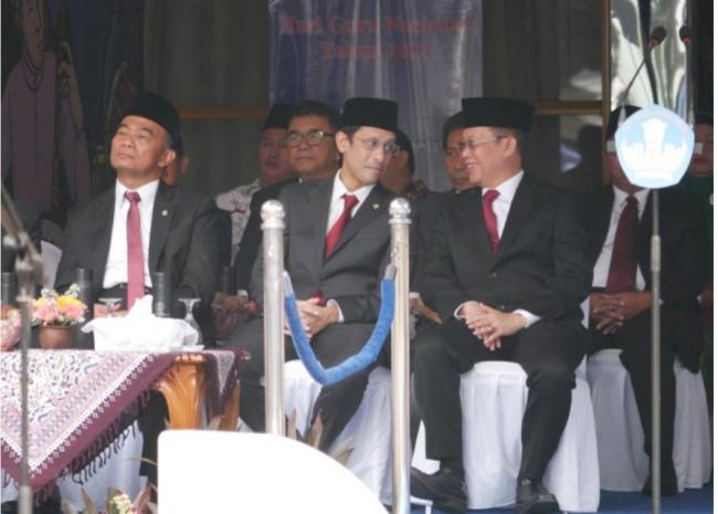 Upacara Peringatan Hari Guru Nasional, Mendikbud Pidato Lewat Video