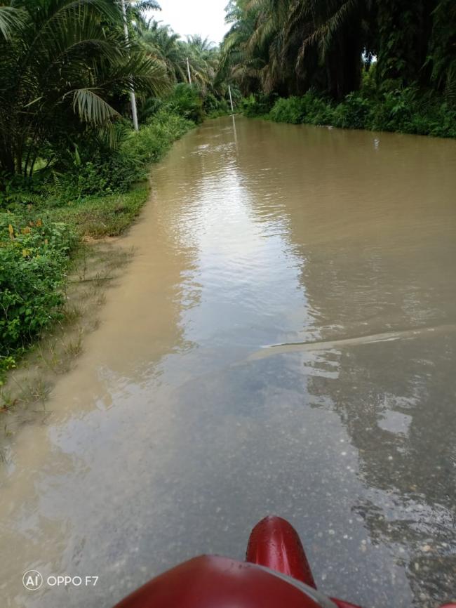 Jalan lintas penghubung Kecamatan Gunung Meriah dan Kec. Singkohor , Kabupaten Aceh Singkil di landa