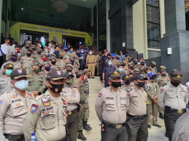 Berikan Rasa Aman, Polresta Pekanbaru Turunkan 350 Personel Pengamanan Unras GEGER
