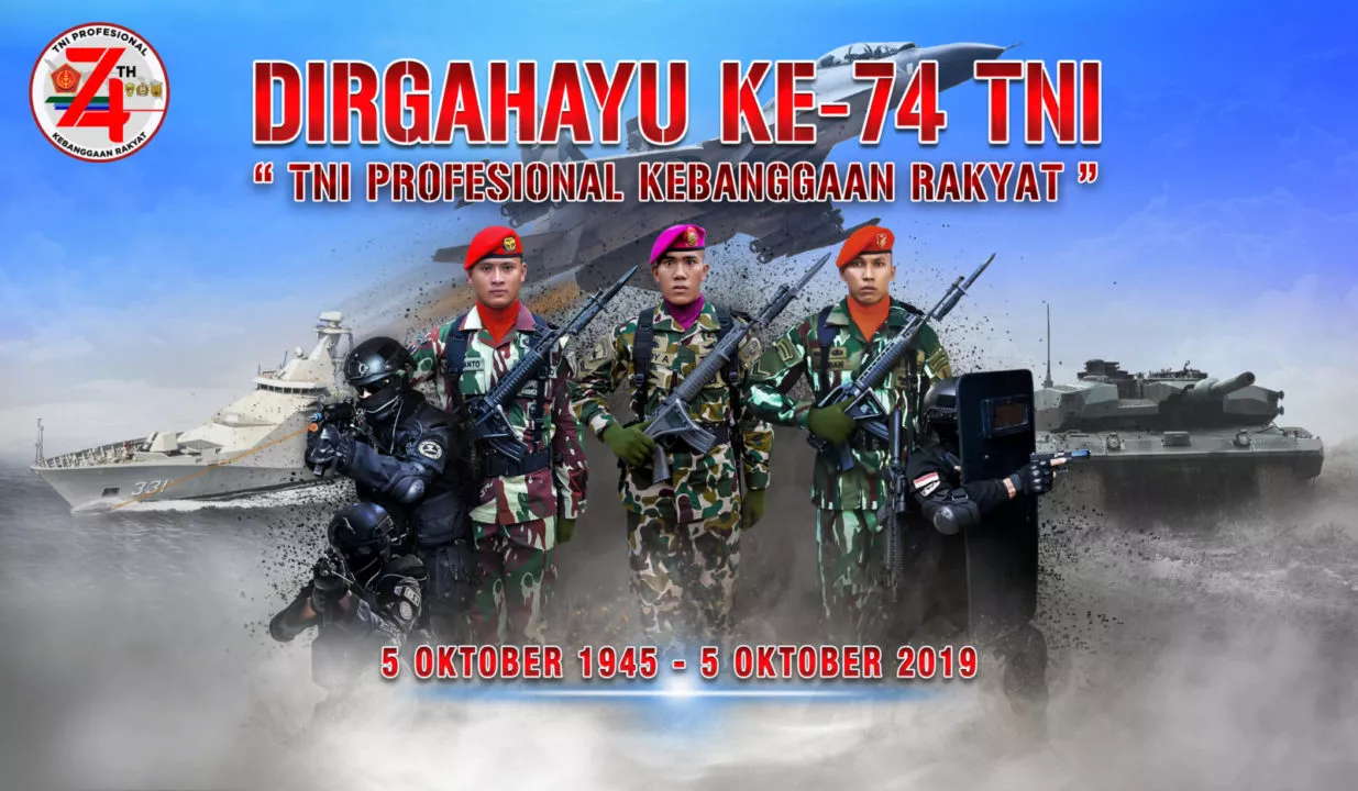 HUT TNI Ke-74, Warga Antusias Saksikan Parade Alutsista TNI