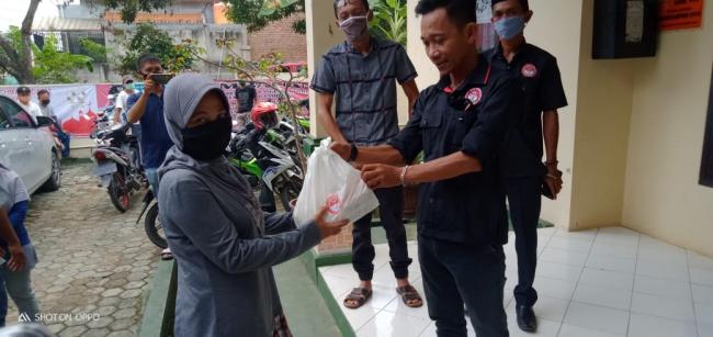 Peduli Covid-19, FPII Setwil Lampung Berbagi Kasih Kepada Masyarakat