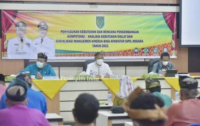 Tingkatkan Kualitas Pelayanan, Wabup Inhil Syamsuddin Uti Buka Diklat Manajemen Kinerja ASN