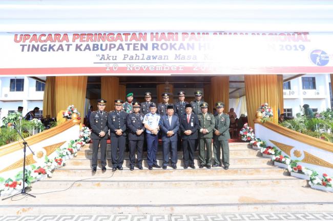 Bupati Rokan Hulu H Sukiman pimpin upacara peringatan Hari Pahlawan Nasional ke 74 tahun 2019