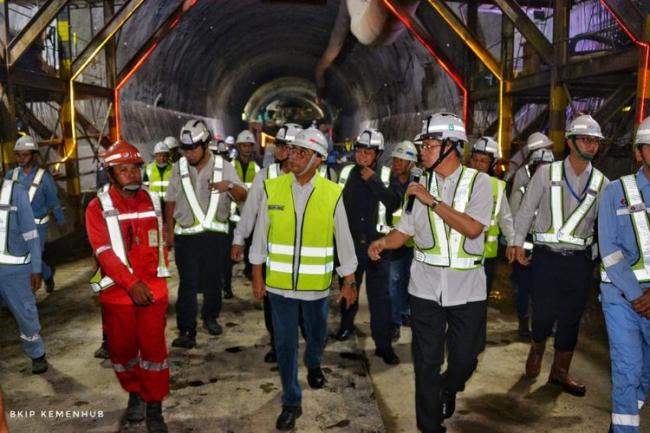 Menhub Optimis KA Cepat Jakarta-Bandung Akhir 2021 Sudah Beroperasi