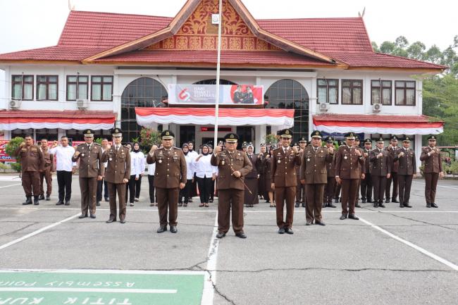 Kajari Rohul Pri Wijeksono Pimpin Apel HUT Adhyaksa Ke 62 Tahun 2022
