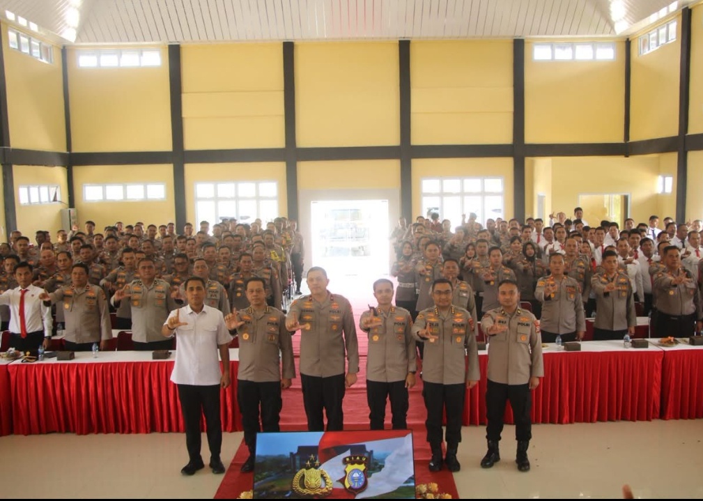 Wakapolda Riau Tanam Jagung dan Tegaskan Strategi Polri di Era Digital