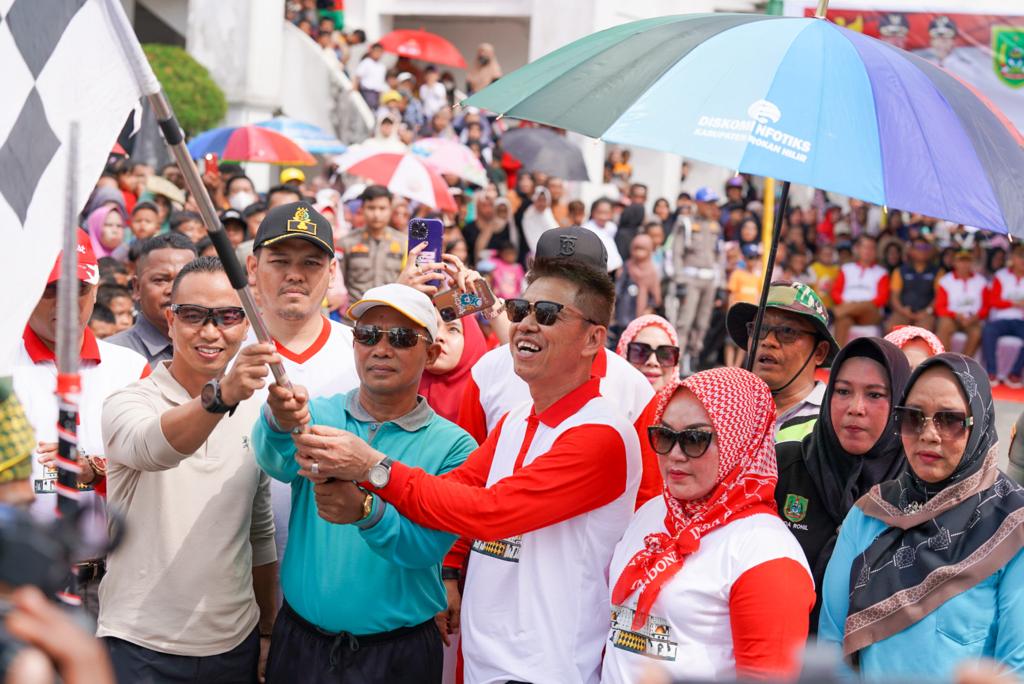 Bupati Rohil Membuka Secara Resmi Pawai Karnaval Tahun 2023