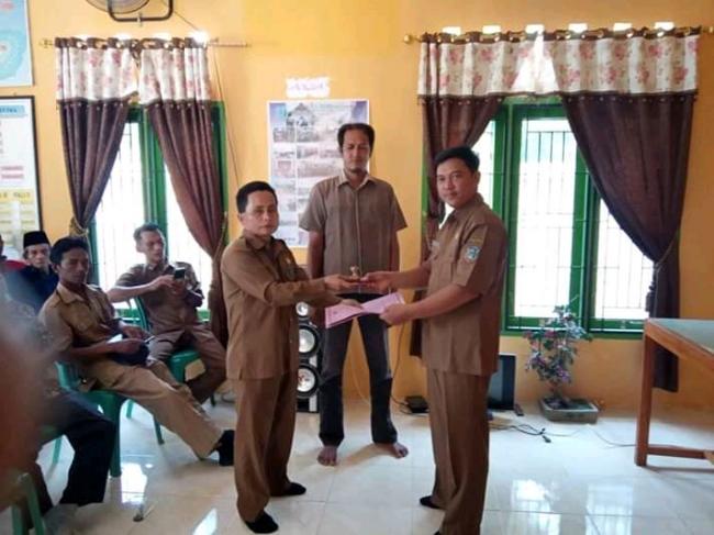 Sriyanto, resmi menjabat sebagai Kepala Desa Bukit Bakar,Kecamatan Renah Mendaluh