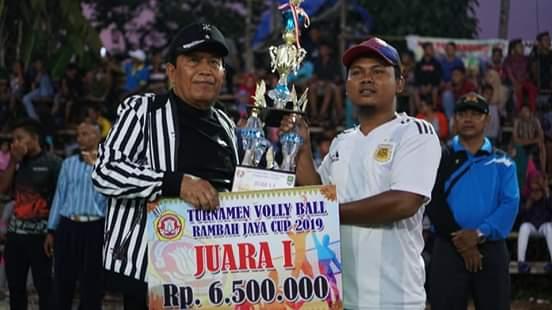 Bupati Rokan Hulu tutup Turnamen Volly Ball Rambah Jaya Cup 2019 di Desa Rambah Jaya KecbBangun Purb