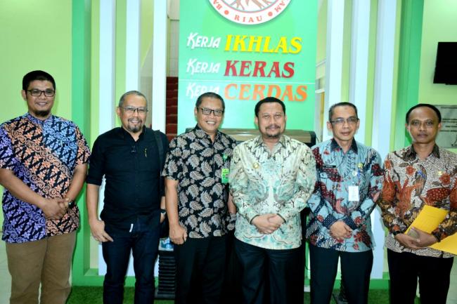 Bupati Upayakan Tahun 2019 16 Desa Di Kampar Kiri Hulu akan dialiri Listrik