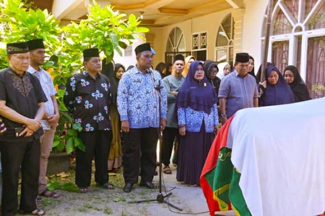 ASN Kampar Berduka, Bupati Kampar Lepas Jenazah Alm. Ir Ahmadi
