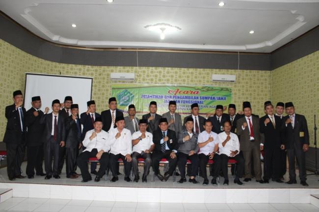 Lantik 18 Orang Kepala KUA Kemenag Kampar Himbau Untuk Bekerja Secara Profesional