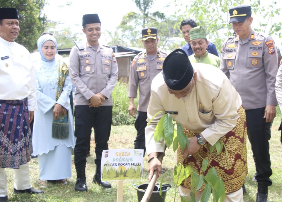 Momentum MTQ Ke-XXV Rohul, Kapolres Rohul dan Forkopimda Gelar Penanaman Pohon dan Sosialisasi