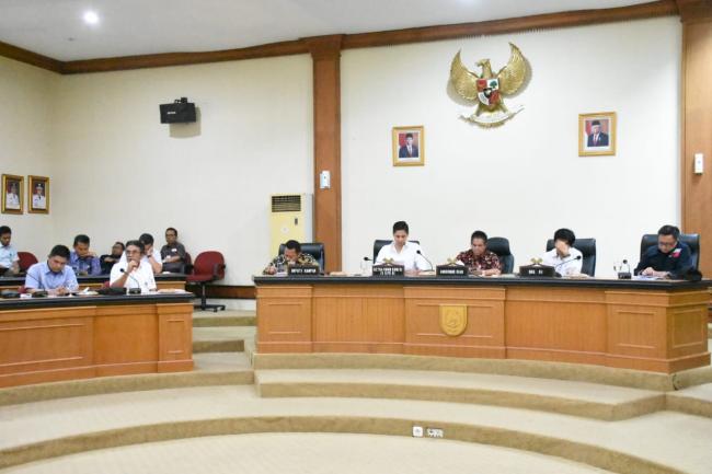 Bupati Kampar Hadiri Rakor Karhutla Bersama Komisi IV DPR RI dan Gubernur Riau