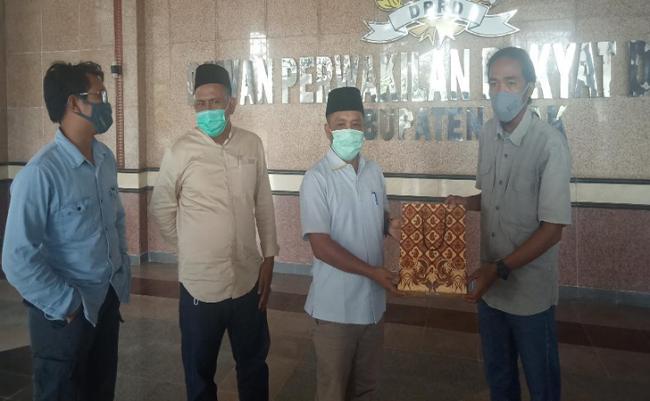 LSM Ini Dukung Ketua DPRD Siak "Damprat" PT Arara Abadi Terkait Portal