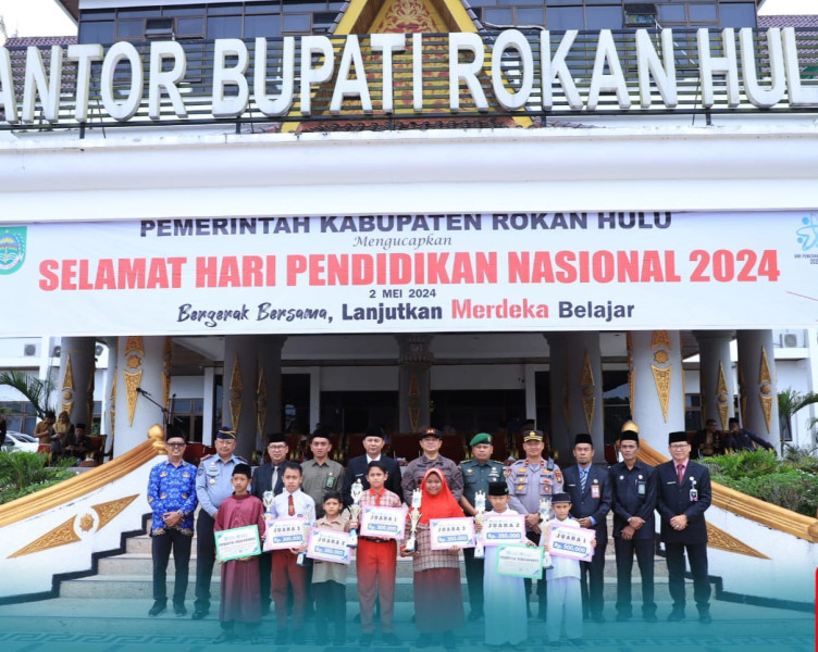 Pemerintah Kabupaten Rokan Hulu Gelar Upacara Memperingati Hari Pendidikan