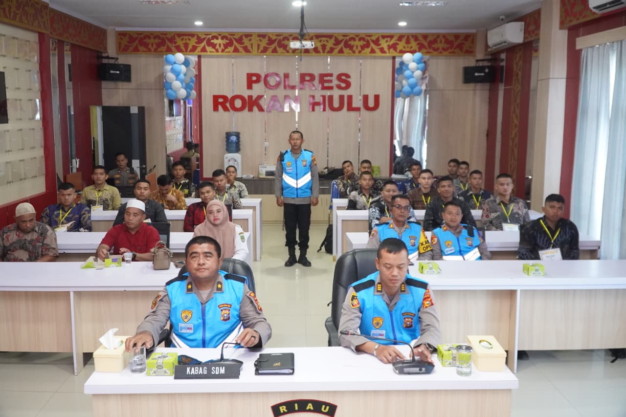 Polres Rohul Gelar Pengambilan Sumpah Panitia dan Peserta Bintara Brimob 2026