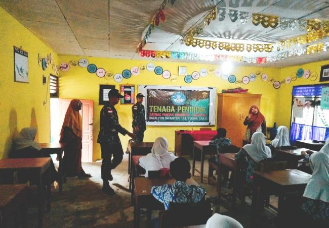 Satgas Pamtas Yonif 133 YS memberikan Motivasi