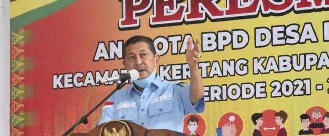 Wabup Inhil Lantik 9 Anggota BPD se-Kecamatan Tempuling