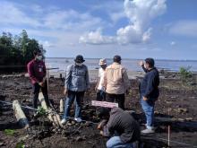 Komitmen LHK Provinsi Riau atas pelaksanaan Riau Hijau, Kadis Donasi 2000 Bibit Mangrove
