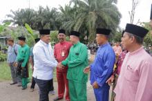 Bupati Siak Alfedri Hadiri Mendoa Turun Sawah di Bungaraya 