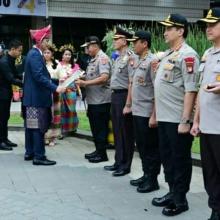Kapolda Lampung irjen Pol Drs. Purwadi Arianto, M.Si mendapatkan penghargaan dari Kementerian PUPR