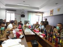 Terkait Temuan Miras, Komisi II DPRD Pekanbaru Hearing PT Henson Alfa Gros