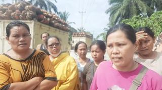 Jalan Ke Pabrik Disemenisasi Berkapasitas 6 Ton Mendapat Penolakan Warga