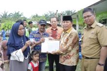 Bupati Rohul H. Sukiman ingin majukan Rohul dengan Motto Membangun Desa Menata Kota
