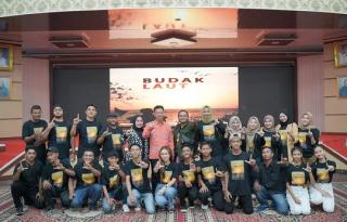 Bupati Rohil Afrizal Sintong Nobar Pemutaran Perdana Film Karya Anak Negeri