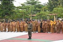 Apel Gabungan ASN Pemkab Kampar Sekda Himbau ASN THL Pintar bermedia Sosial