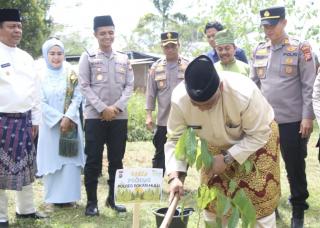 Momentum MTQ Ke-XXV Rohul, Kapolres Rohul dan Forkopimda Gelar Penanaman Pohon dan Sosialisasi