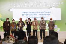 Ketua DPRD Siak Indra Gunawan Raih Nirwasita Tantra Penghargaan dari Kemen LHK