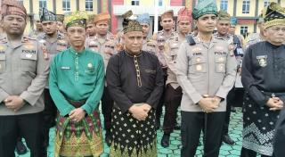 11 ribu Anggota Polda Riau Serentak Menggunakan Tanjak