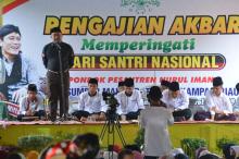 Bupati Kampar Ajak Santri dan Masyarakat Bijak Dan Cerdas Gunakan Media Sosial